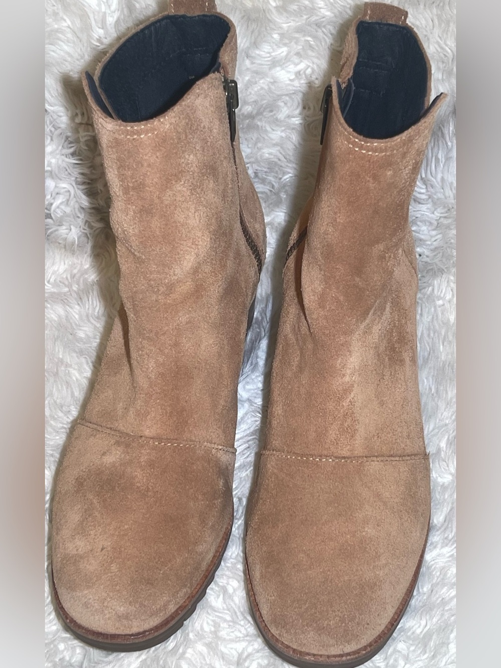 Sorel cate Women’s Suede Ankle Boots in Light Brown size 8.5